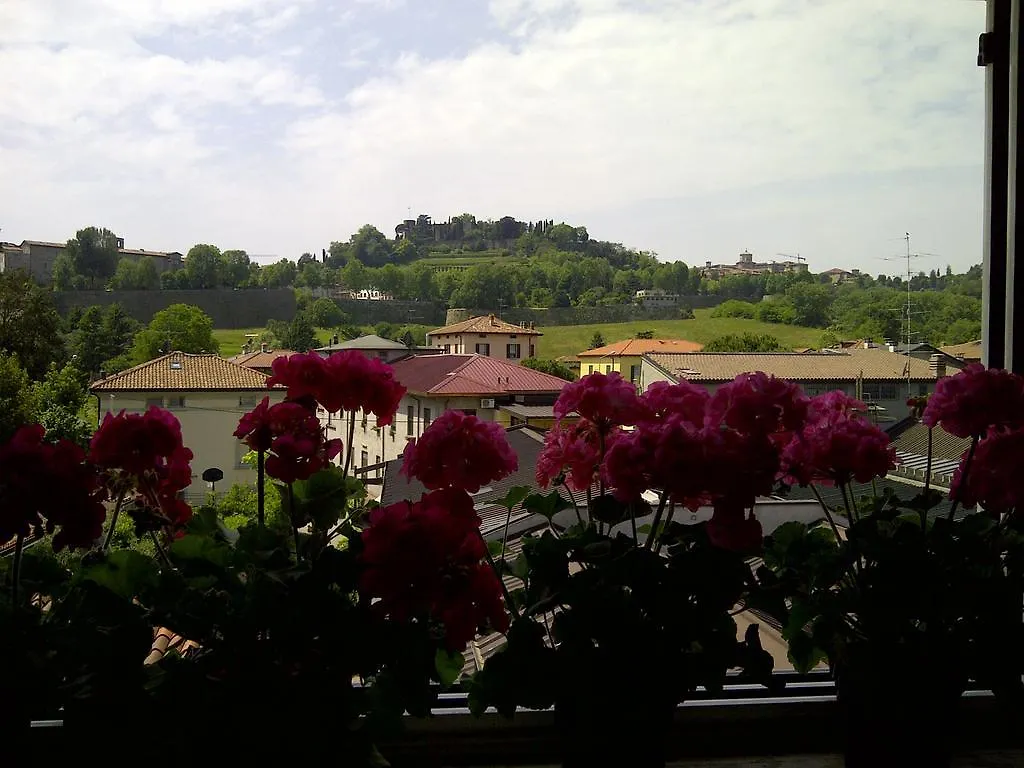 B&B La Casa Rosa Suite Bergamo 3*,  Italy
